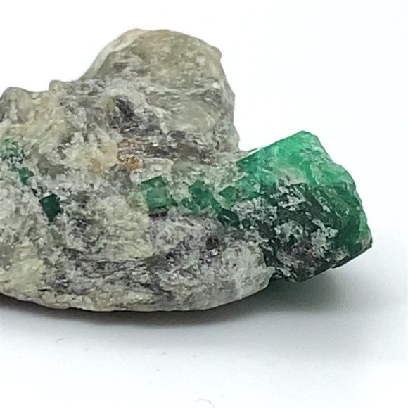 Swat Valley Emerald Crystal 70.00ct - Picture 7 of 8